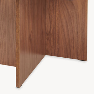 Sofabord Benexjö med glasplade 70x70x36 cm valnødlook/grå [en.casa]