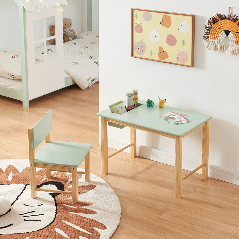 Børneskrivebord med Skjåk-stol [en.casa].